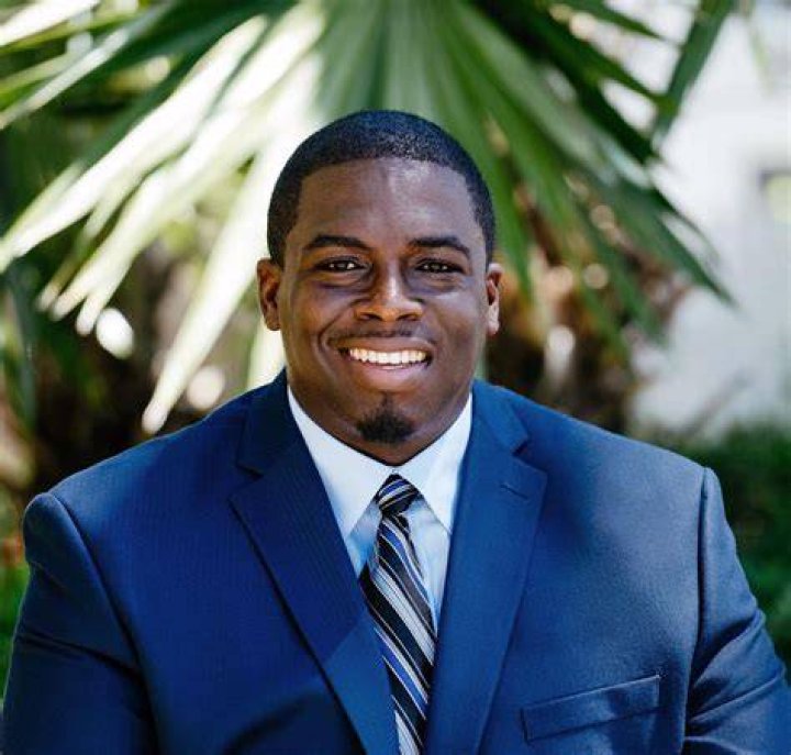 Agent Sean Landon California Real Estate Douglas Elliman