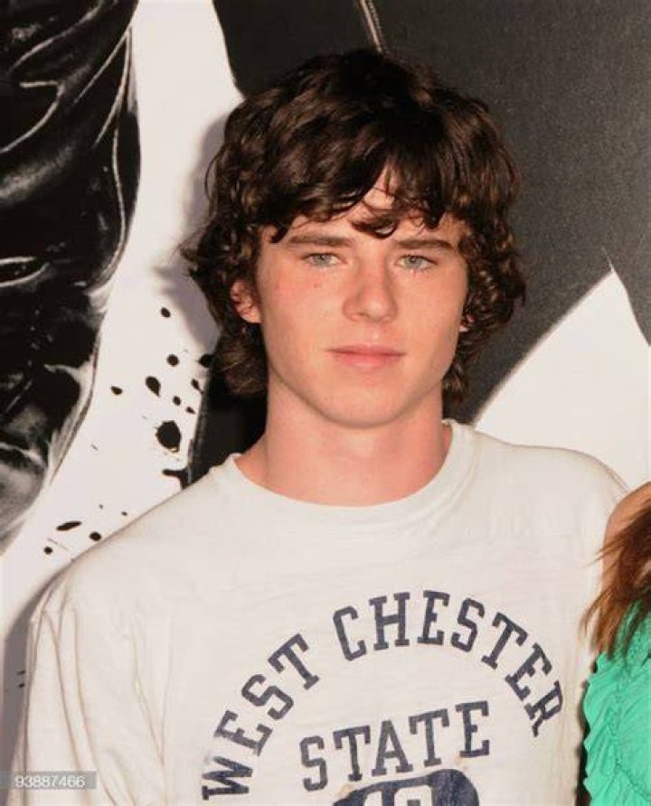 Charlie McDermott Profile Images — The Movie Database (TMDB)