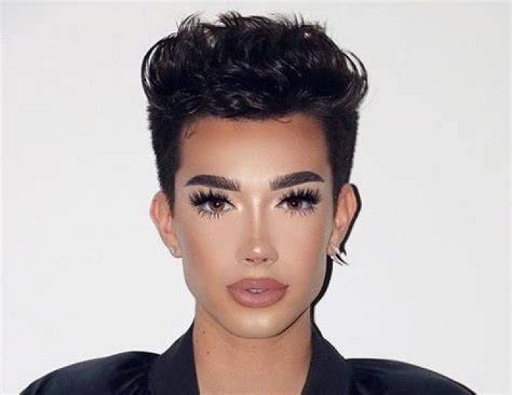 James Charles Biography, Age, Height, Boyfriend, Net Worth StarsWiki