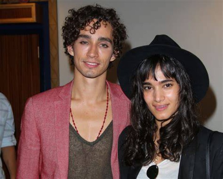 Unveiling The Enigma: Robert Sheehan's Husband Revealed